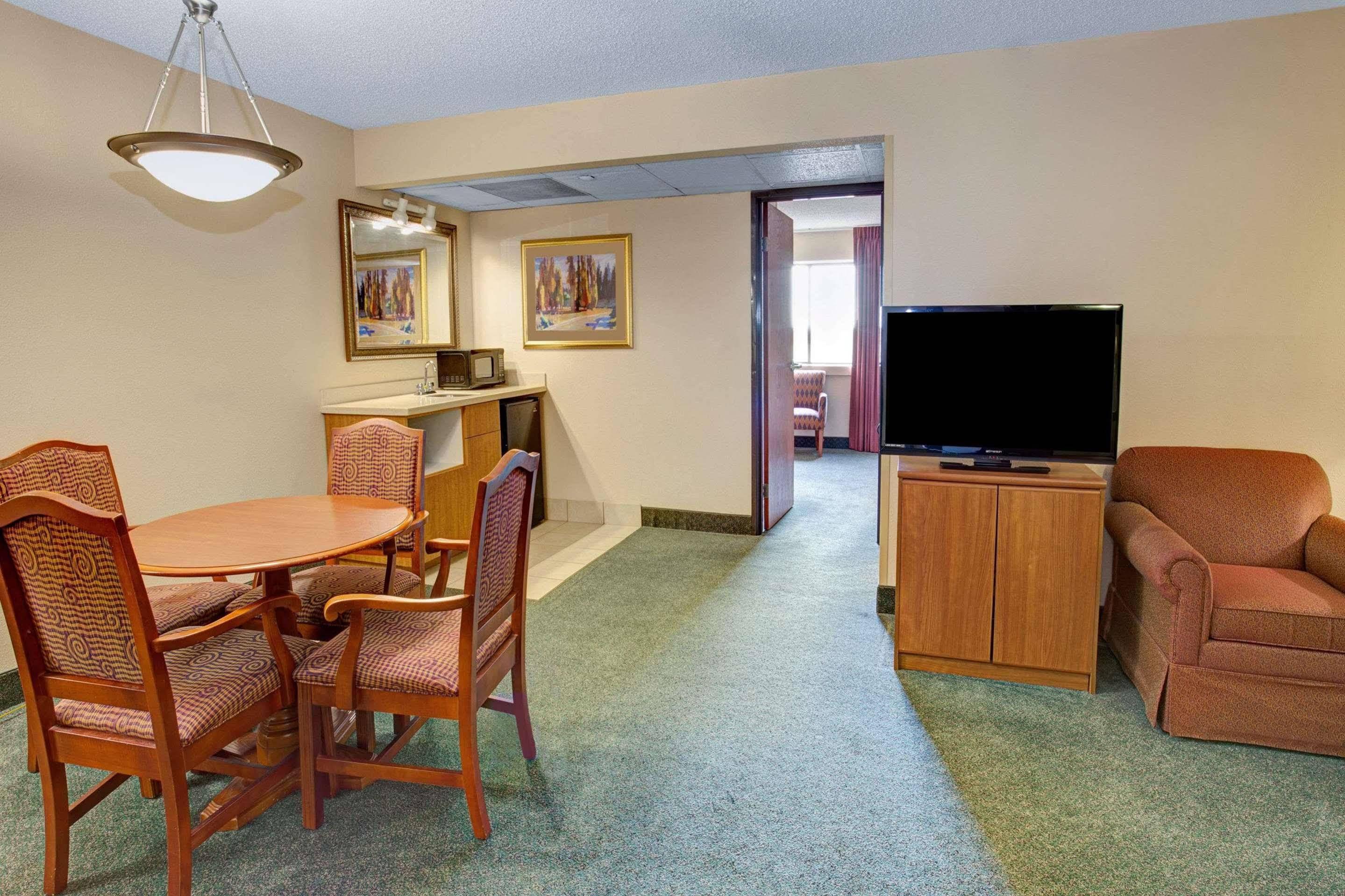 Holiday Inn Indianapolis - Airport Area N By Ihg Exteriér fotografie